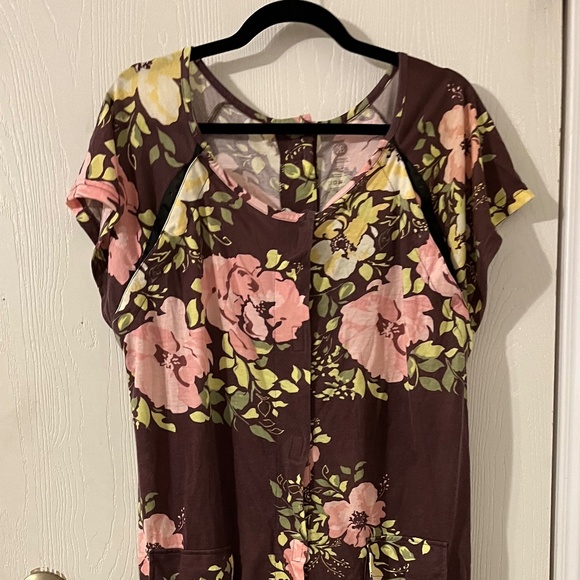 Kindred Bravely Labor and Nursing Gown - Picture 1 of 5